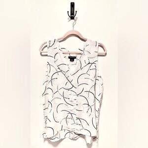 TROUVÉ BRAND🌟 ~ Women’s Top: V-Neck Tank Top ~ 100% SILK!!✨ (Size: Medium)🎁💝